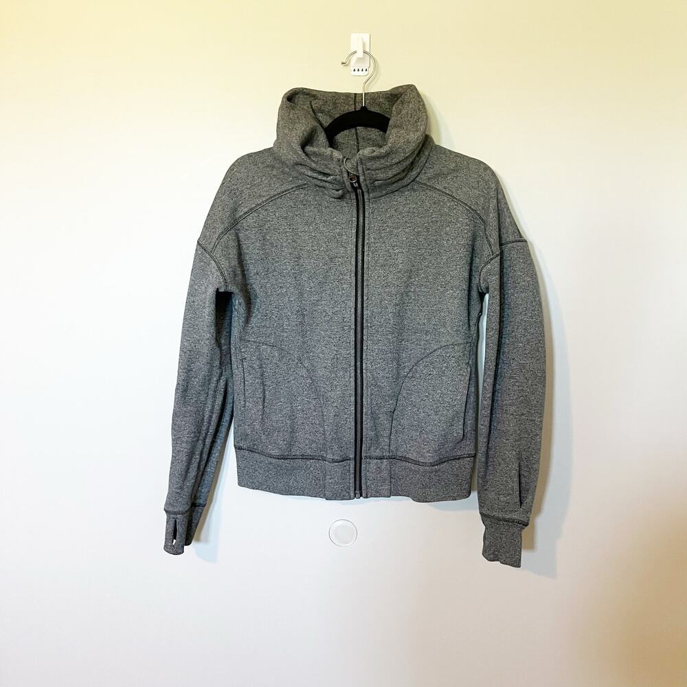 Lululemon Hug It Out Jacket
Heathered speckled Black size 6